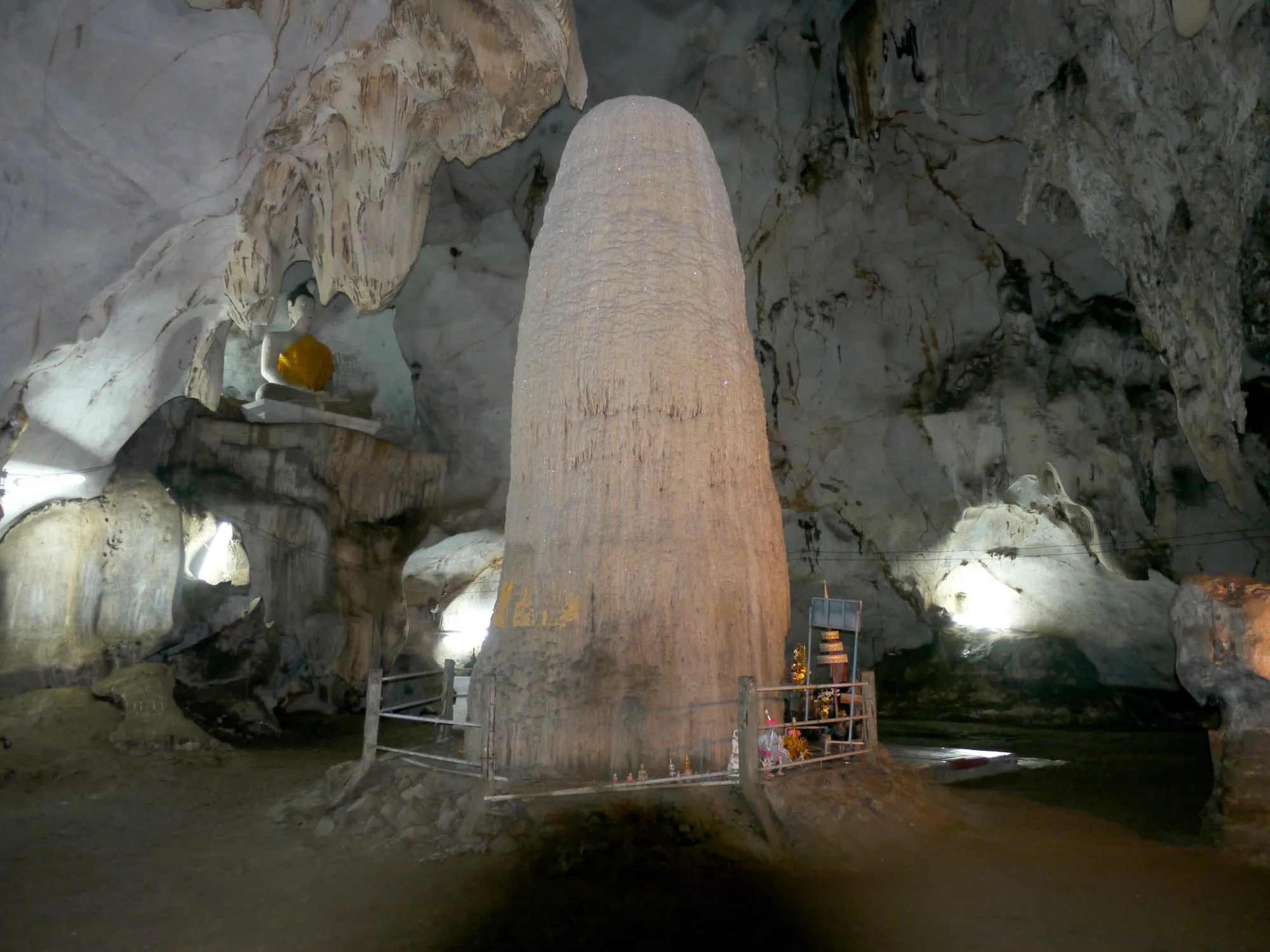 Stalactites inside Muang On cave
